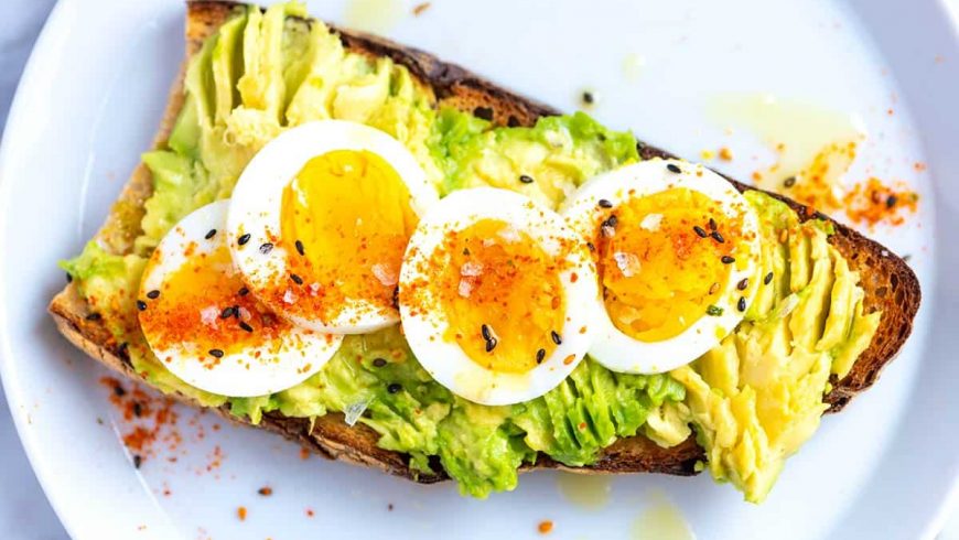 A Dozen Organic Reasons to Eat Eggs